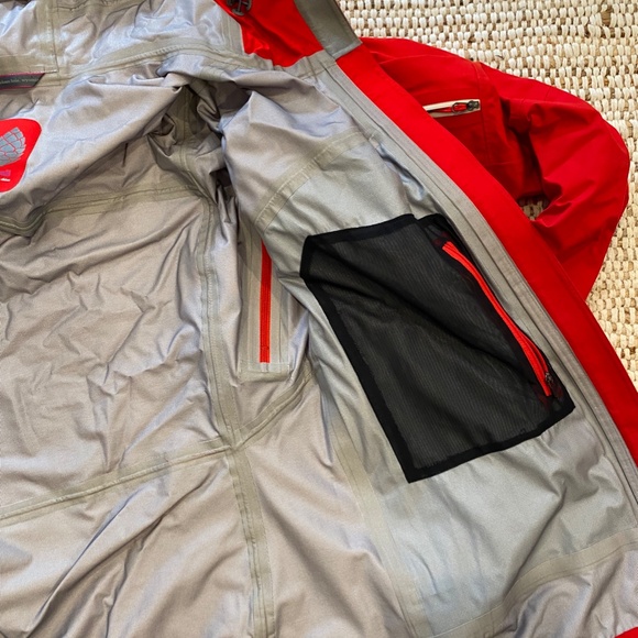 Like New Women's Stio Ski Jacket - Picture 4 of 4